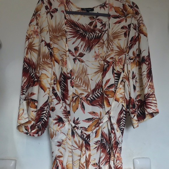 Top - Picture 2 of 5